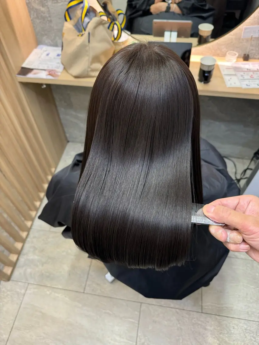 セミロング カット ヘアカラー トリートメント 青木 啓輔のヘアスタイル