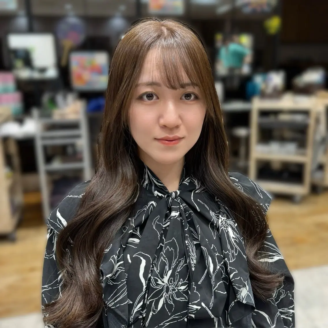 ロング カラー アッシュ ベージュカラー ブリーチ ブラウンカラー ブラウンベージュ レイヤー/顔まわり/ 透明感カラー/れいなのヘアスタイル