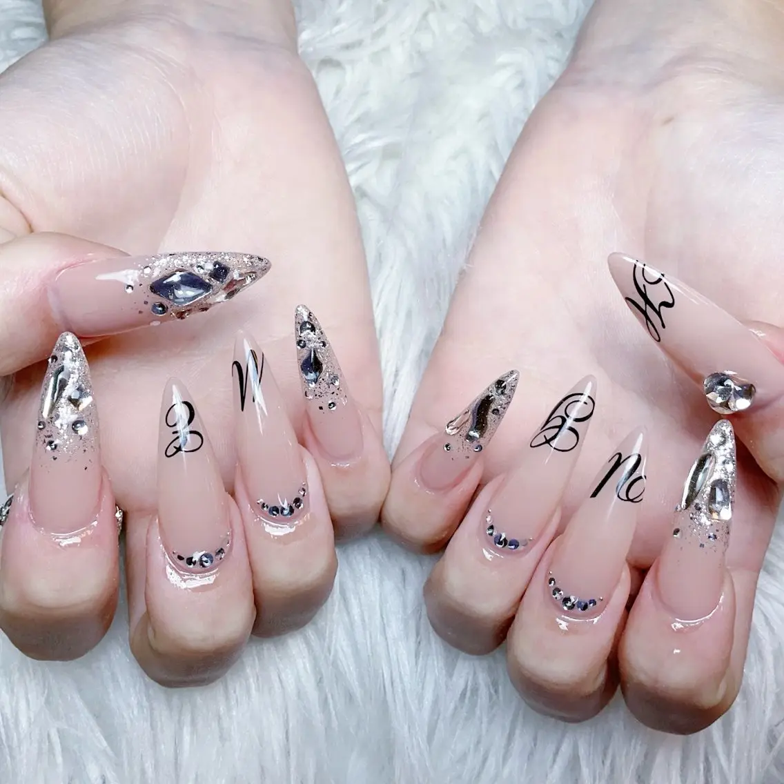 ネイル ハンドネイル 🍭Yun nail hyejin🌸のネイルデザイン