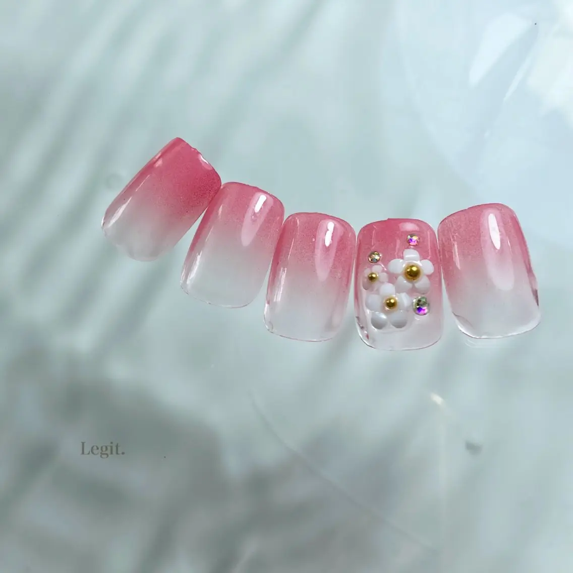 ネイル Legit nail salonのネイルデザイン