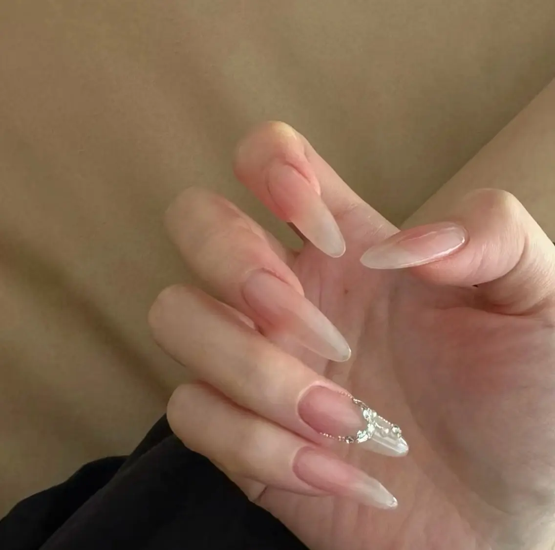ネイル チークネイル 長さ出し フレンチネイル ガーリー 韓国ネイル sun nail池袋 モデル募集のネイルデザイン