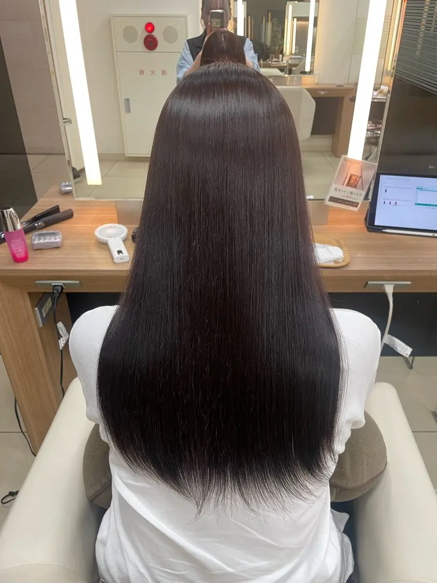 ロング カラー ハイトーン/レイヤー 似合わせ・ユキノのヘアスタイル