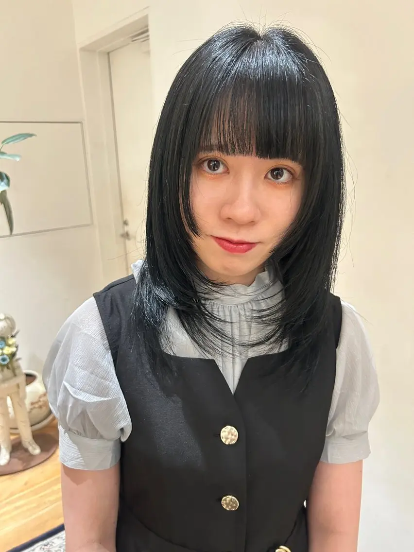 ミディアム レイヤーカット ヘアカラー CLEO hair / shionのヘアスタイル