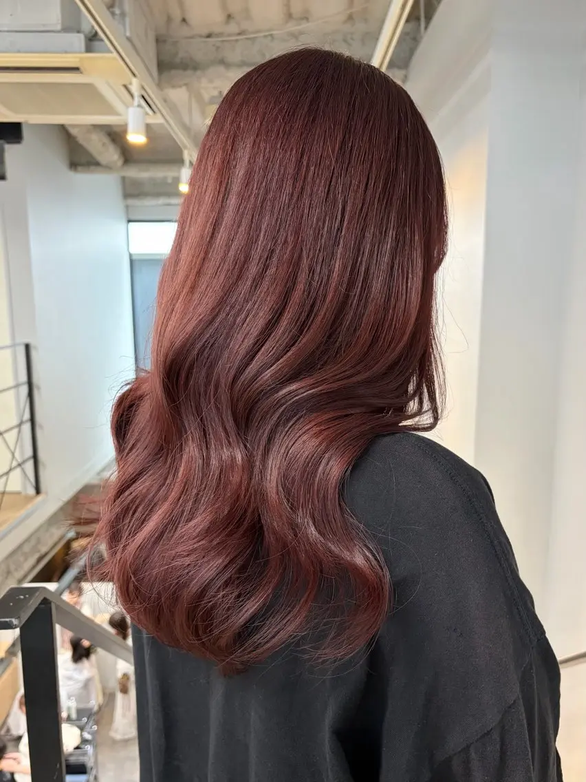 ロング ヘアカラー トリートメント 下川 結月のヘアスタイル