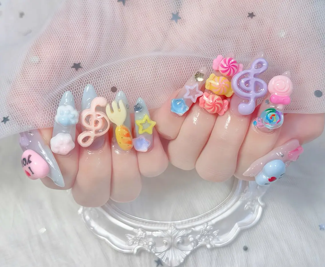 ネイル チークネイル 長さ出し フレンチネイル ジェルネイル グラデーション ハンドネイル THANHTHANH NAILのネイルデザイン