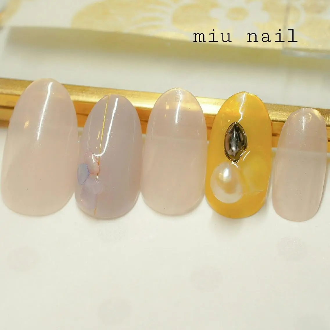 ネイル ゴールド MIU  nailのネイルデザイン