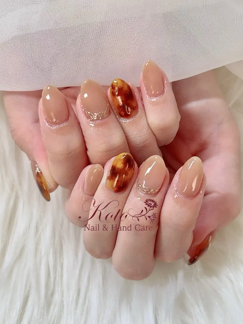 ネイル べっ甲ネイル 長さ出し ジェルネイル 持ち込み ニュアンスネイル ハンドネイル Nail Salon KOTOのネイルデザイン