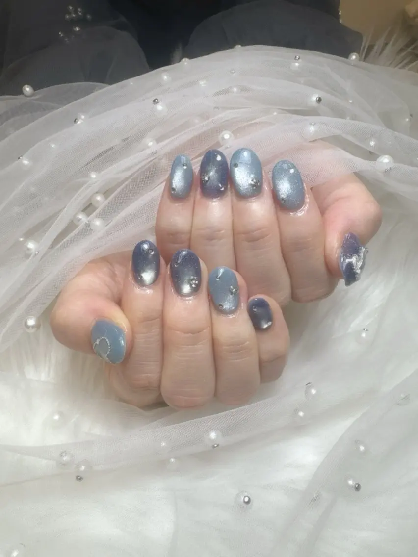 ネイル キラキラネイル 韓国ネイル 持ち込み ワンホンネイル ハンドネイル Queeens nailのネイルデザイン