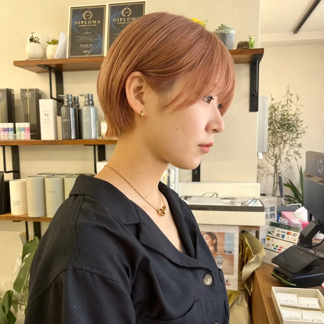 ショート カラー ベージュカラー ブリーチ ブリーチなしカラー ピンクカラー ピンクベージュ カット ヘアカラー トリートメント 初めてのショート お任せください✂️のヘアスタイル