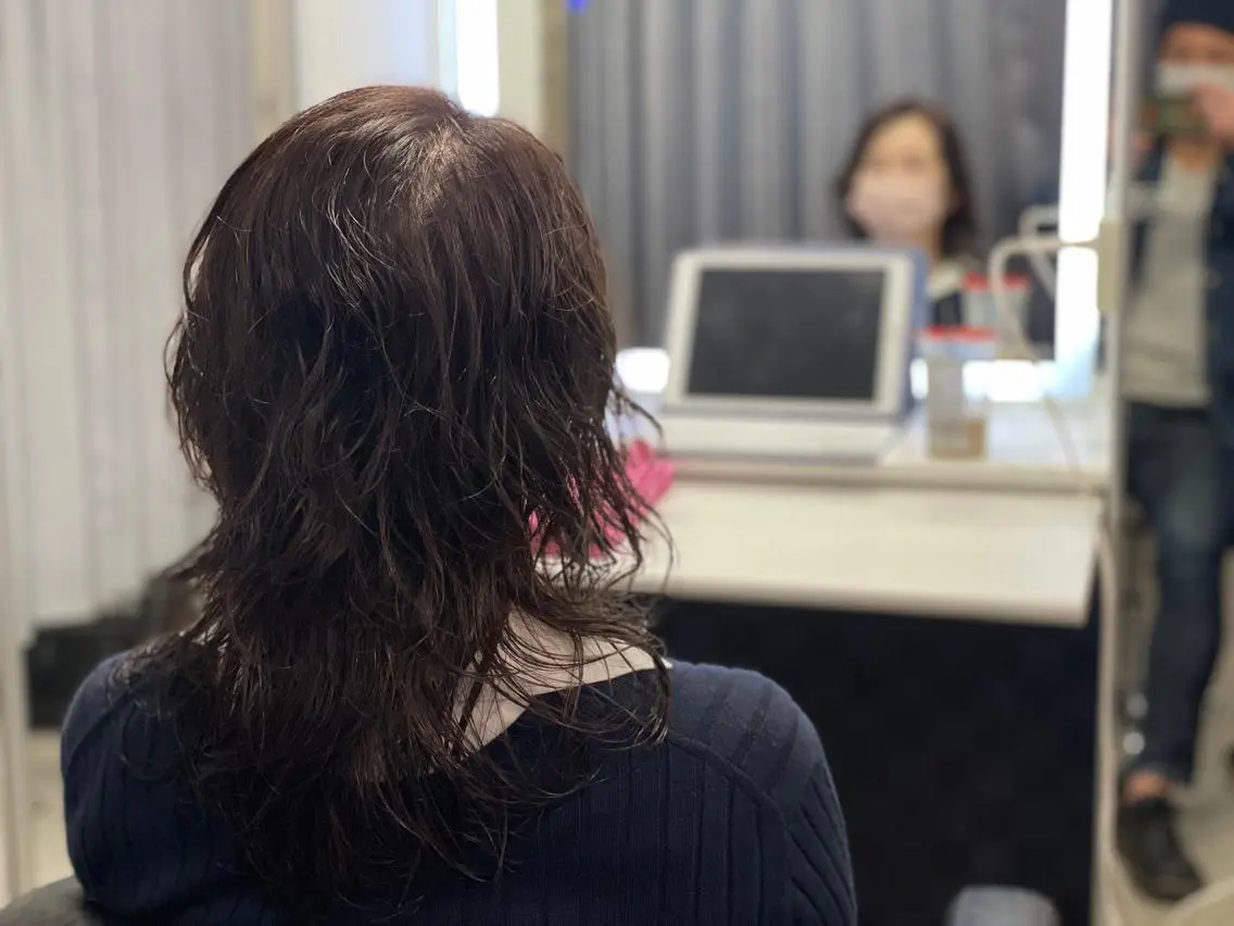 セミロング カラー パーマ 平山 弘樹のヘアスタイル