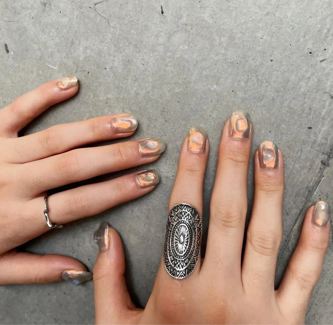 ネイル オーロラネイル クリアネイル ストーンネイル ユナ🌙 nailのネイルデザイン
