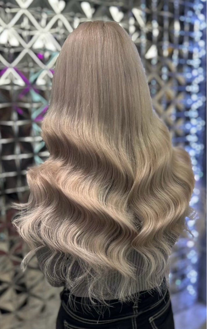 ロング カラー ダブルカラー ハイトーンカラー Lovestasy 京都河原町店のヘアスタイル