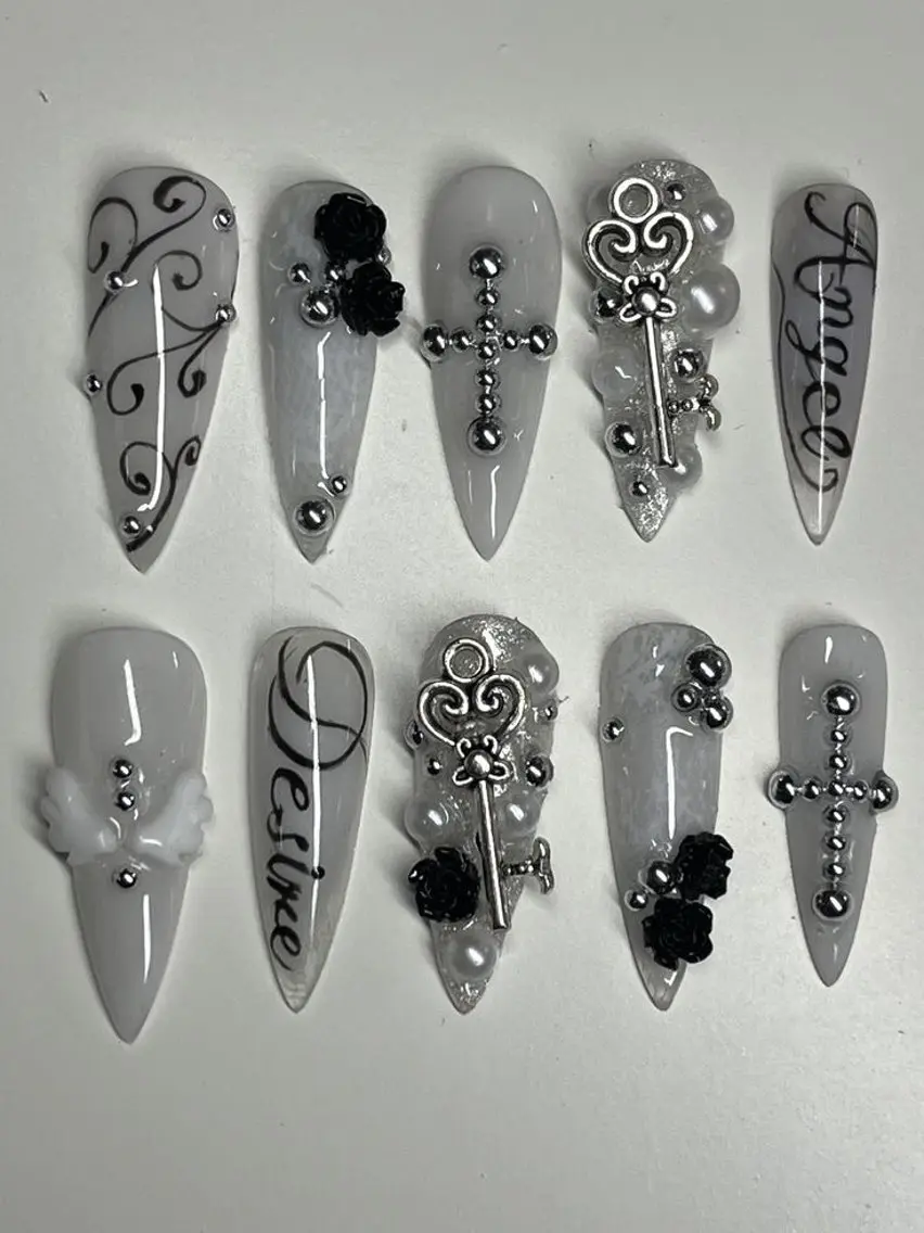 ネイル キラキラネイル 韓国ネイル マグネットネイル 持ち込み ネイルチップ ハンドネイル Chiee Bling.Nailのネイルデザイン