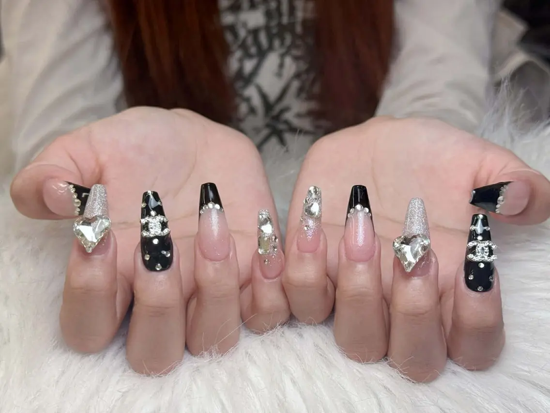 ネイル アートネイル 成人式 ジェルネイル ニュアンスネイル 夏ネイル ハンドネイル Jenn Nail Salonのネイルデザイン
