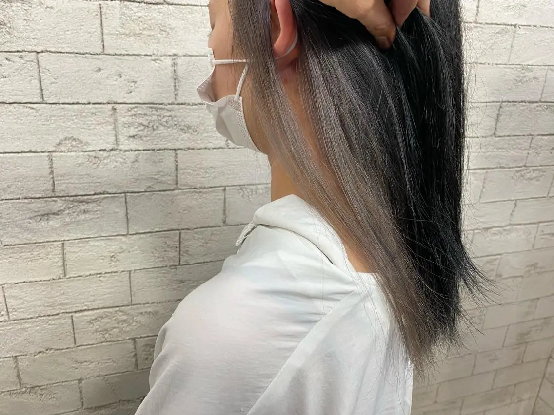 ミディアム カラー シルバー グレージュ達人/赤み 消し/ブリーチ/岩崎のヘアスタイル