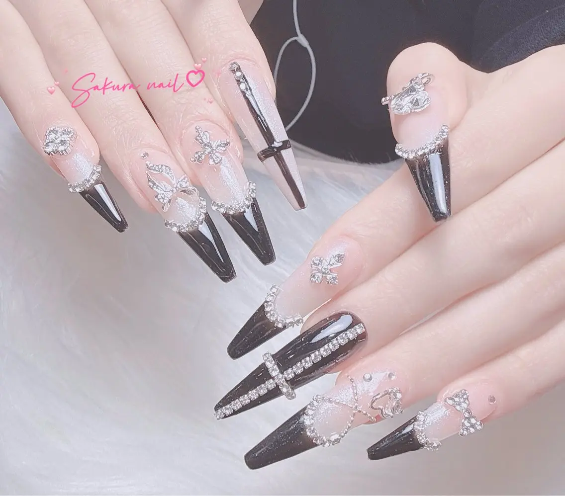 ネイル オーロラネイル クリアネイル フラッシュネイル フレンチネイル ジェルネイル ハンドネイル Sakura Nail Salonのネイルデザイン
