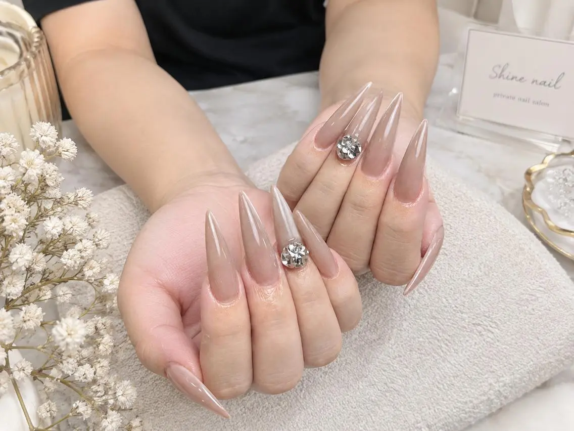 ネイル サイナ🎀 長さだし&デザインのネイルデザイン