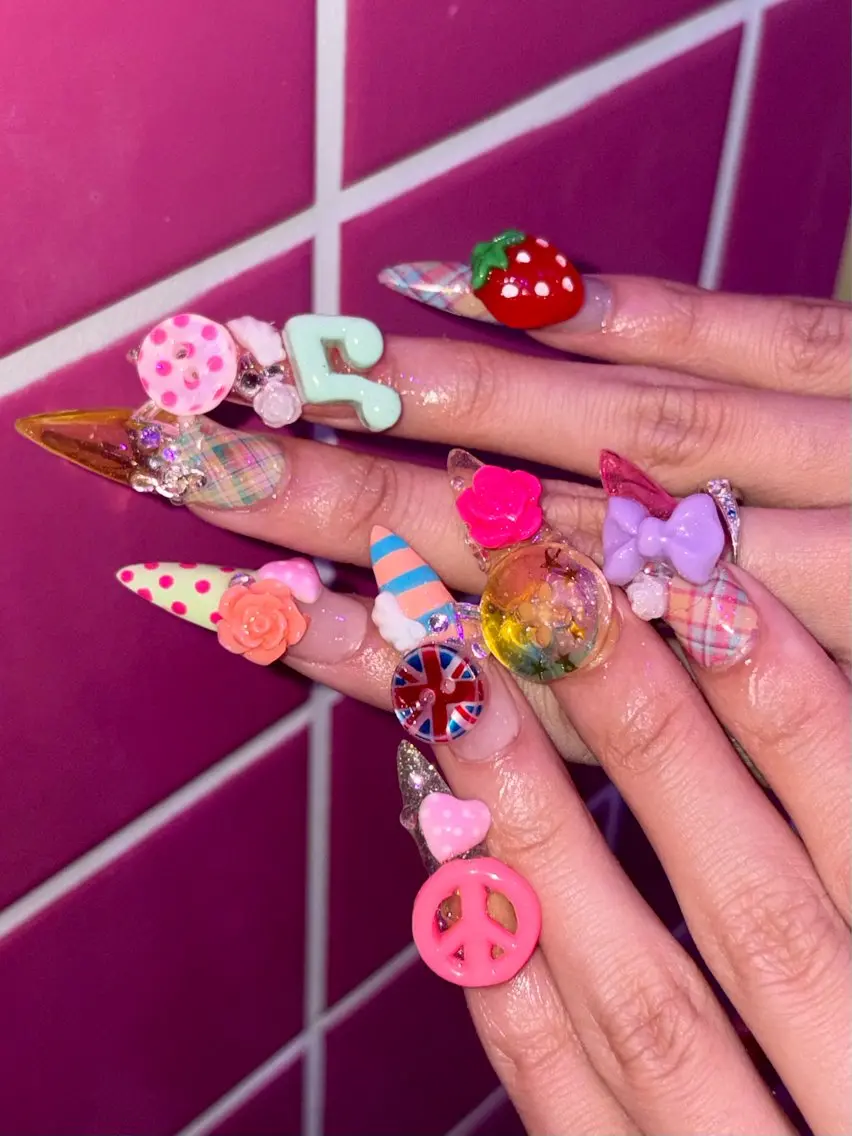 ネイル ハンドネイル PINS16✴︎ 原宿ネイリストumiのネイルデザイン