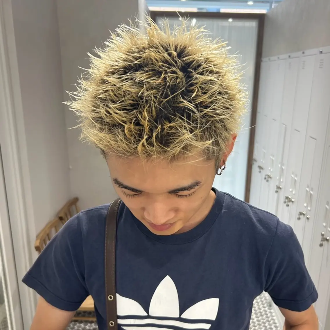 カラー メンズ メンズブリーチ メンズハイトーン ブリーチ ハイトーンカラー ヘアカラー スパイキーショート 平出天翔のヘアスタイル
