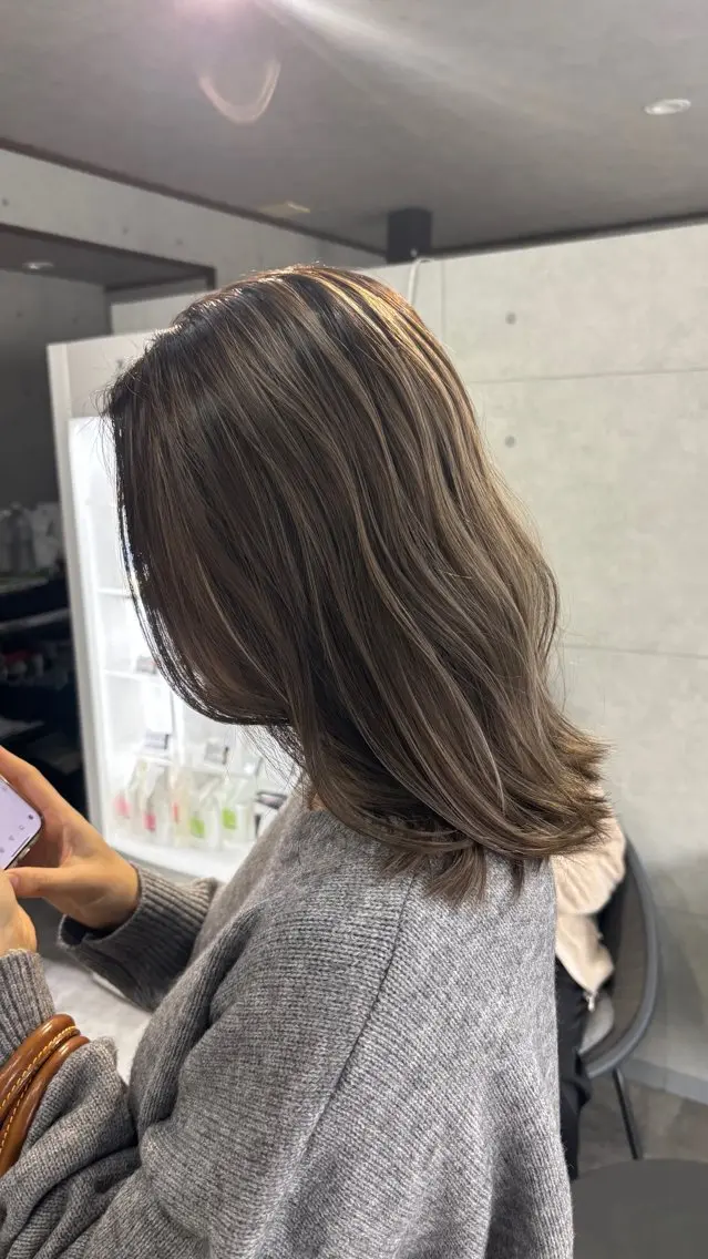 セミロング ショートボブ ボブ ハイライト 髪質改善 レイヤーカット REVE 美容室のヘアスタイル