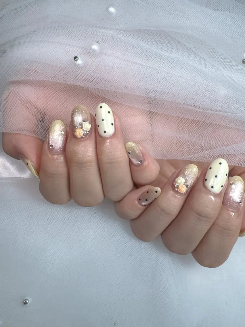 ネイル アートネイル チークネイル ドット フットネイル フレンチネイル ハンドネイル Queeens nailのネイルデザイン