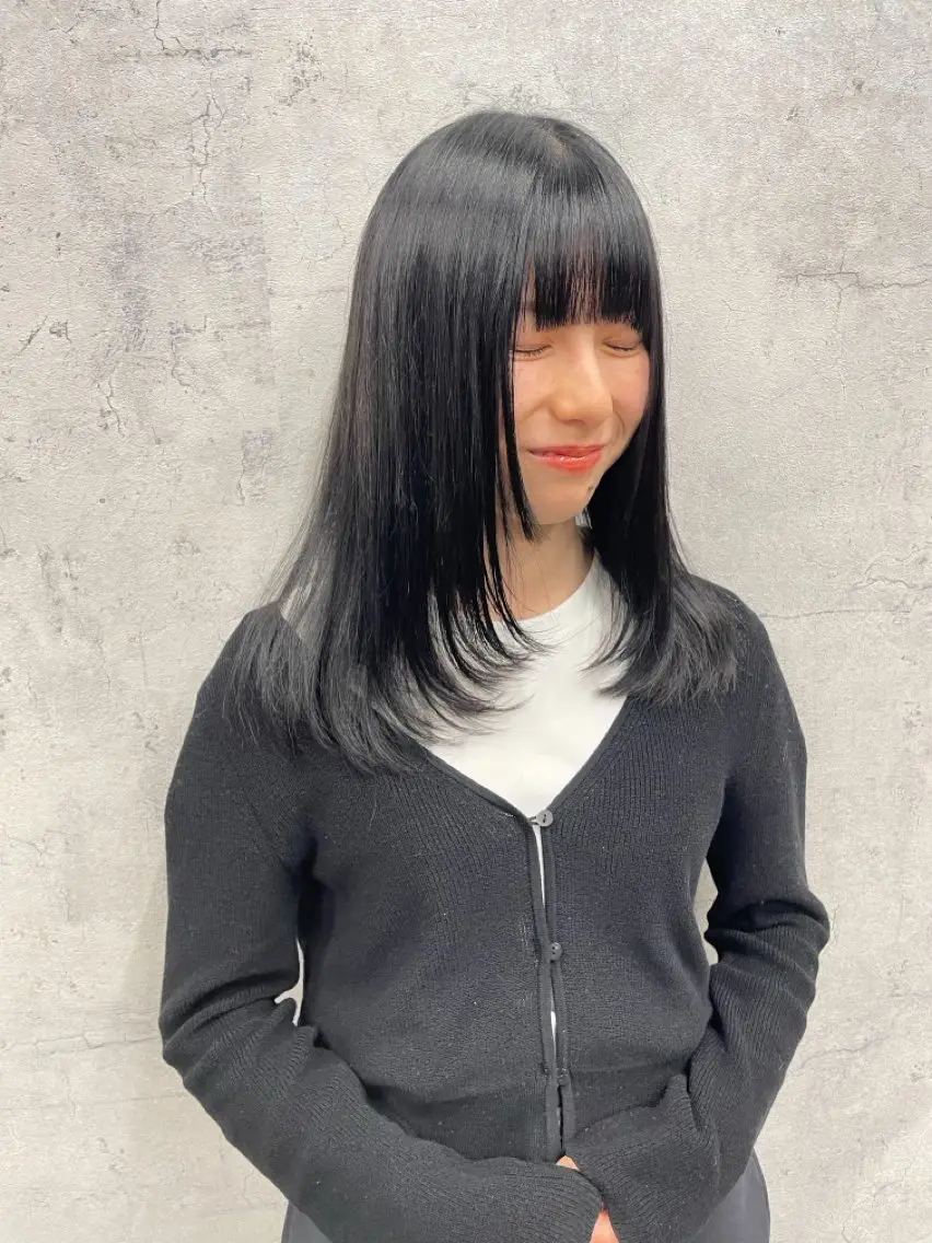 セミロング ひなこ / 艶髪のヘアスタイル