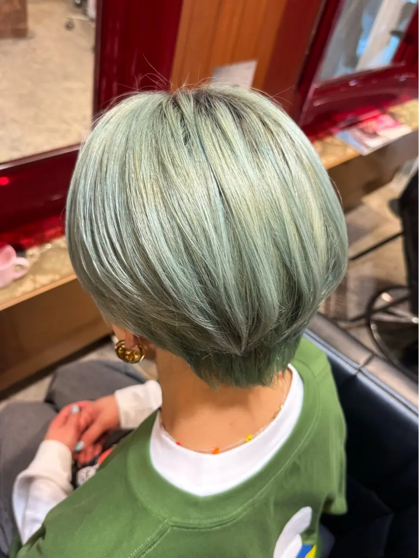 ショート カラー ヘアカラー トリートメント 花木 志穂のヘアスタイル