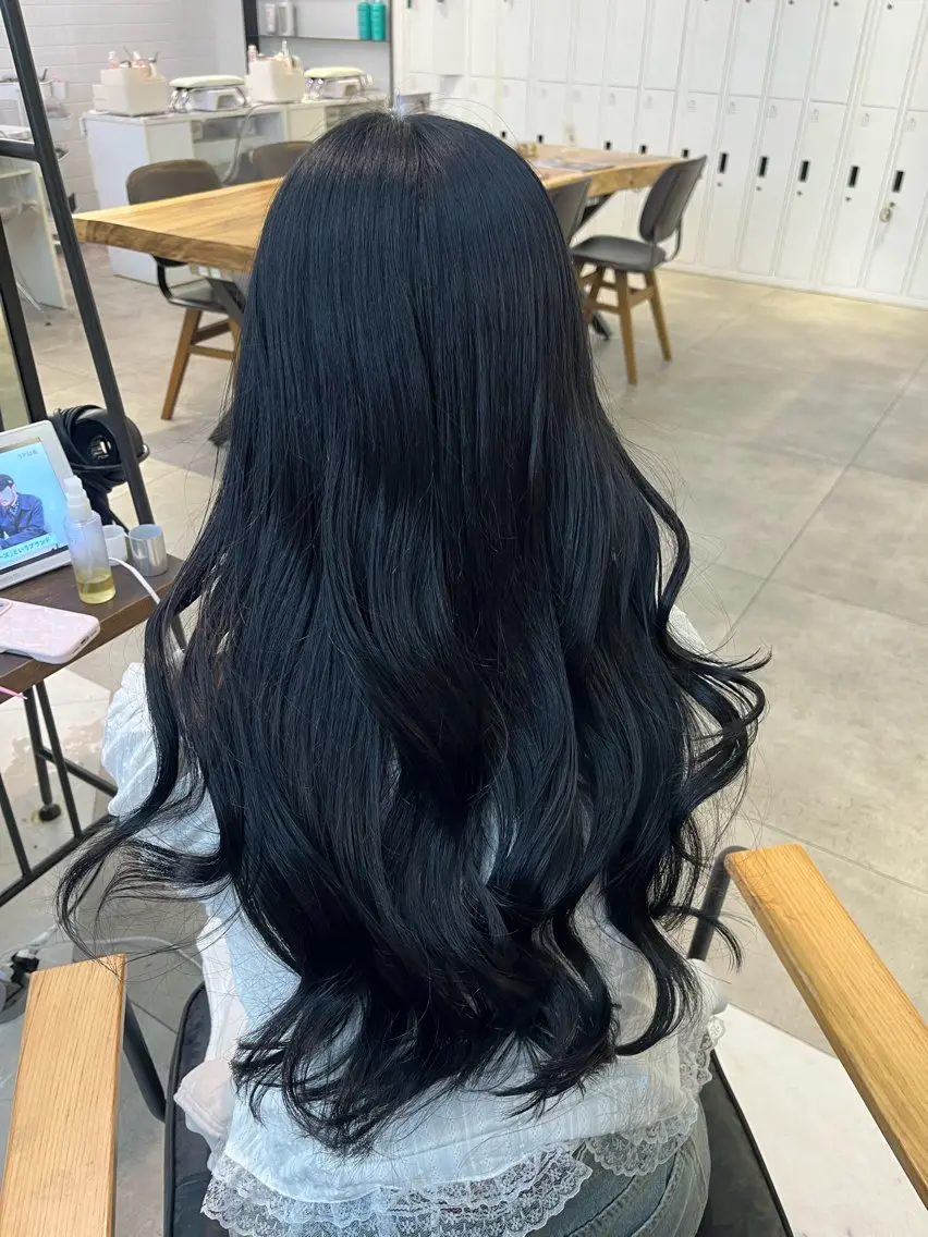 ロング カラー せりな🎀🕯️ /透明感カラーのヘアスタイル