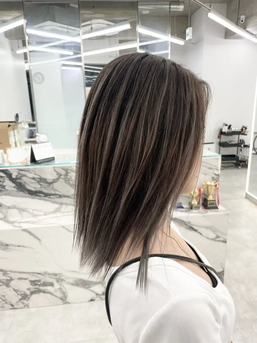 ミディアム カラー ヘアカラー トリートメント 【Sweep】おじま のぞみのヘアスタイル
