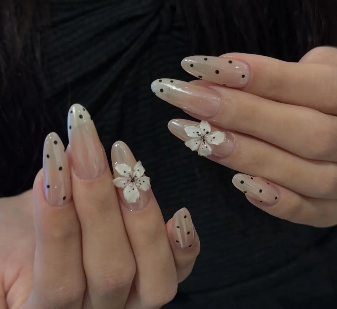 ネイル ハンドネイル 🎀 Ayaka_nailのネイルデザイン