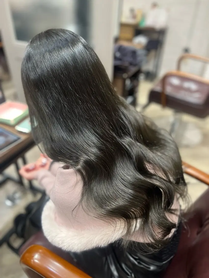 ロング カラー グレージュ オリーブグレージュ オリーブグレー カット ヘアカラー トリートメント 🫧ぷる艶カラー🫧 Yuubi🦩のヘアスタイル