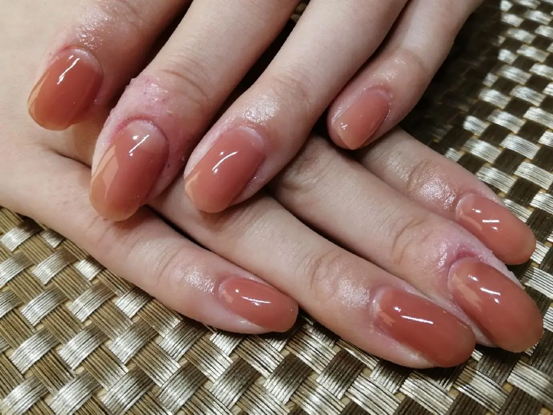 ネイル 赤色 ハンドネイル いとう えみりのネイルデザイン