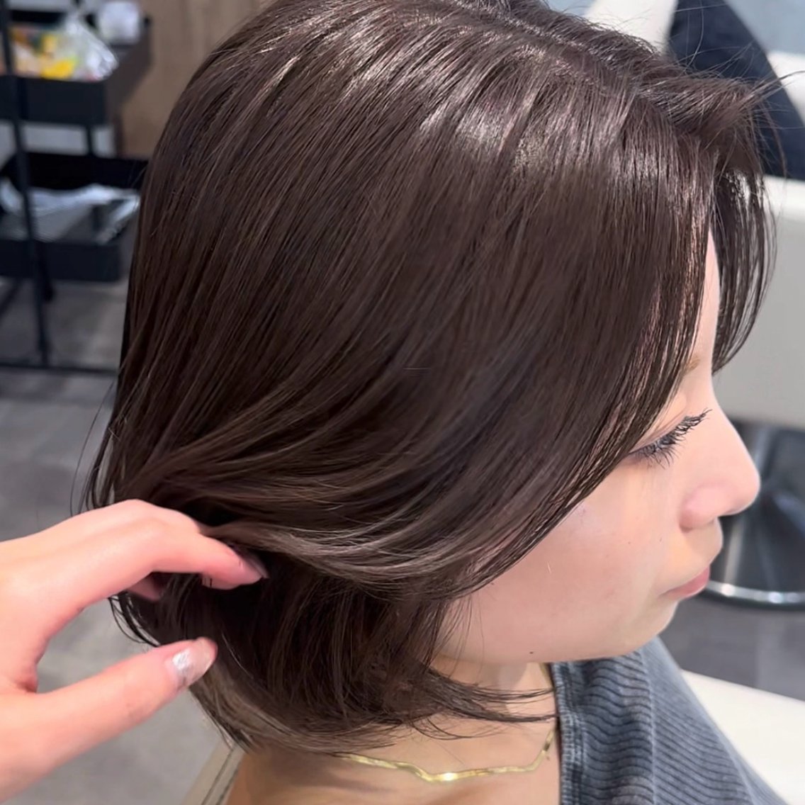 ショート カラー ヘアアレンジ タイトボブ個性派カラ ーAKANEのヘアスタイル