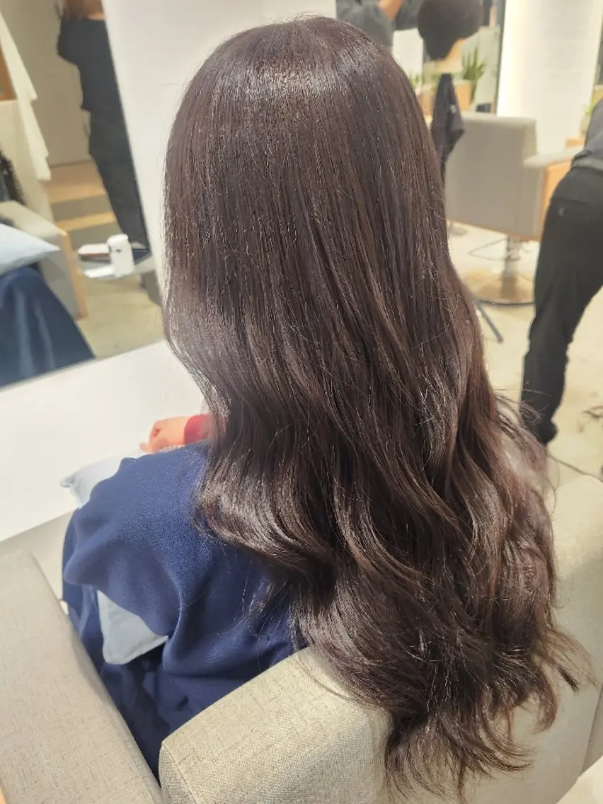 💜今だけ限定💜トーンダウン+トリートメント 落ち着いた色味で上品にトーンダウン✨ 艶をしっかり感じられる髪へ💜の写真