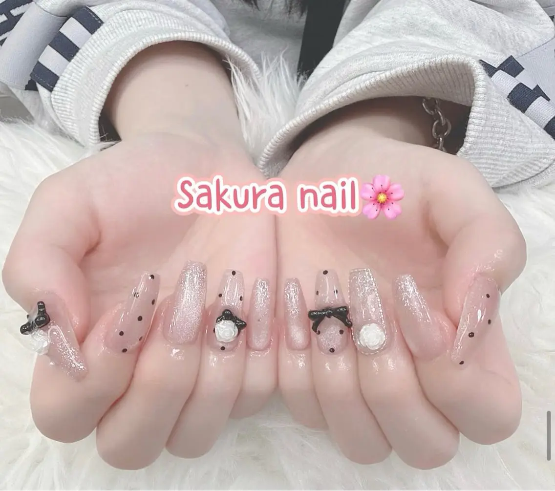 ネイル アートネイル オーロラネイル ボルドー チークネイル フレンチネイル ハンドネイル Sakura Nail Salonのネイルデザイン