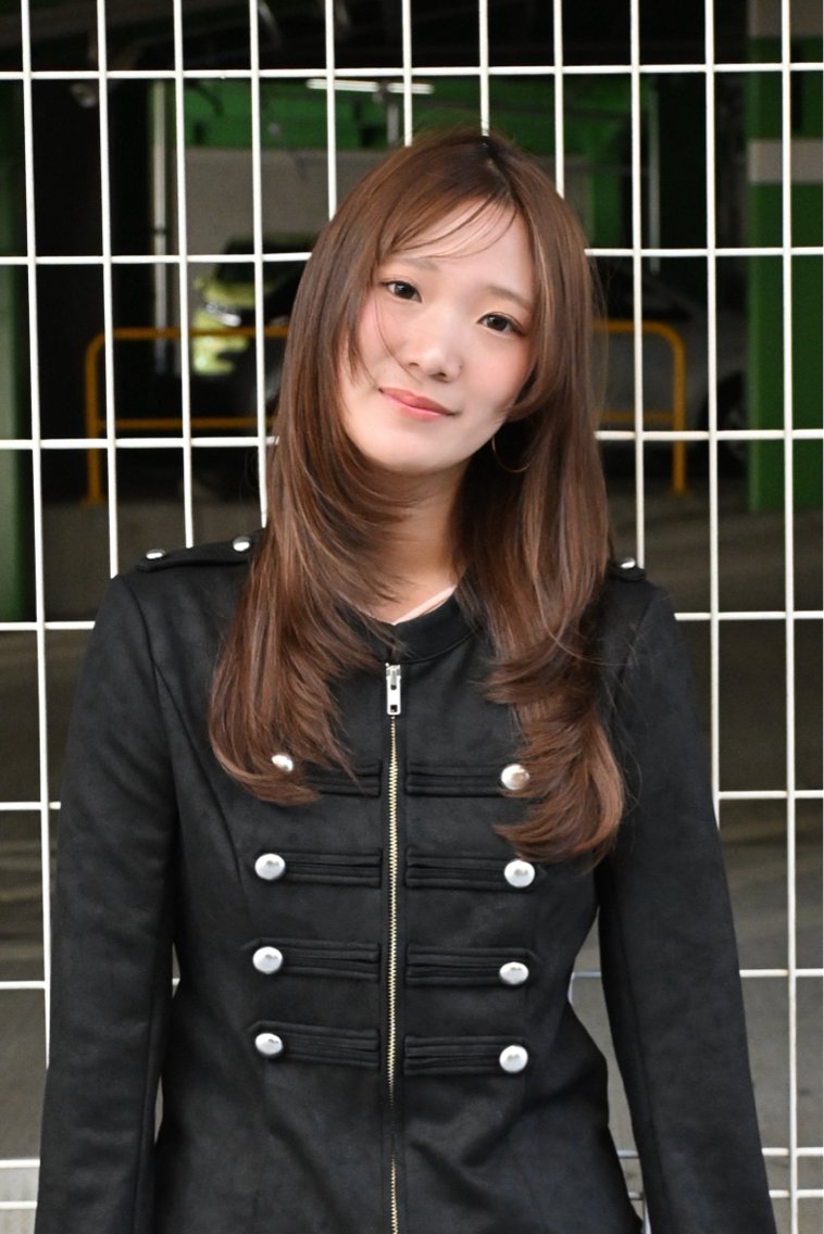 ロング カラー ベージュカラー ブリーチ ブリーチなしカラー 顔まわりレイヤー 顔周りカット カット ヘアカラー runaレイヤー 垢抜けヘアのヘアスタイル