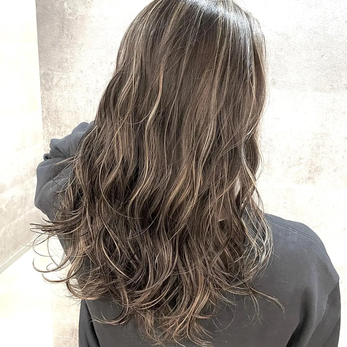 ロング カラー ハイライトカラー ハイライト ✨MiL✨ ✨心斎橋✨のヘアスタイル