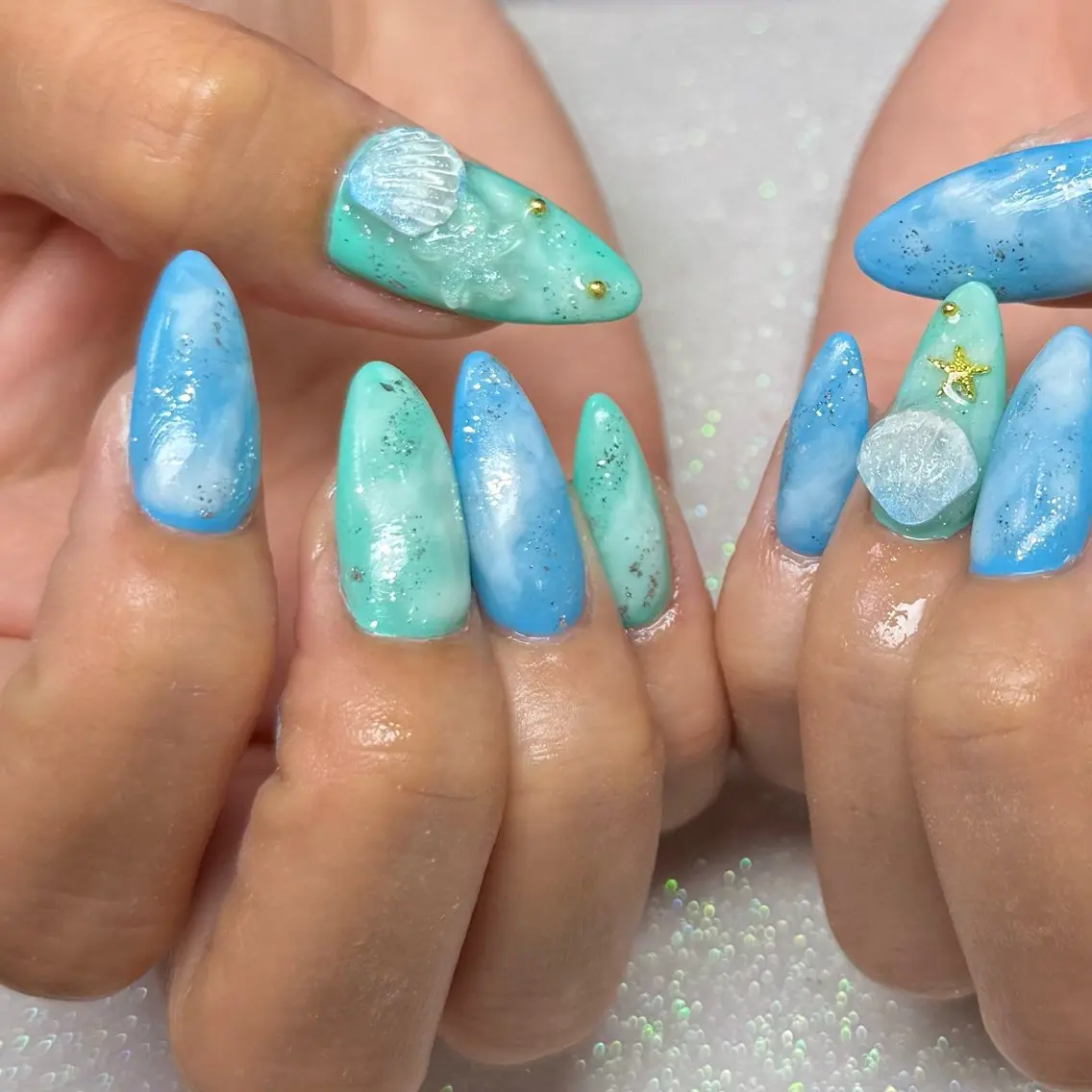 ネイル ハンドネイル VIERU 🌈🎀💖のネイルデザイン