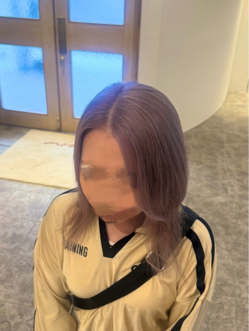ミディアム カラー 西村 華凜のヘアスタイル