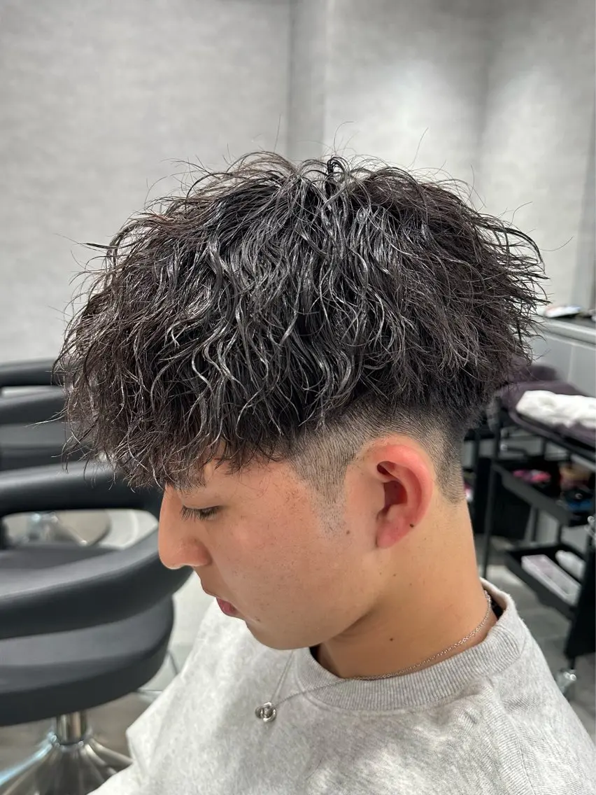 パーマ メンズ メンズハイライト メンズパーマ ツイストスパイラルパーマ 波巻きパーマ ニュアンスパーマ 🔥 メンズ 特化🔥RAIのヘアスタイル