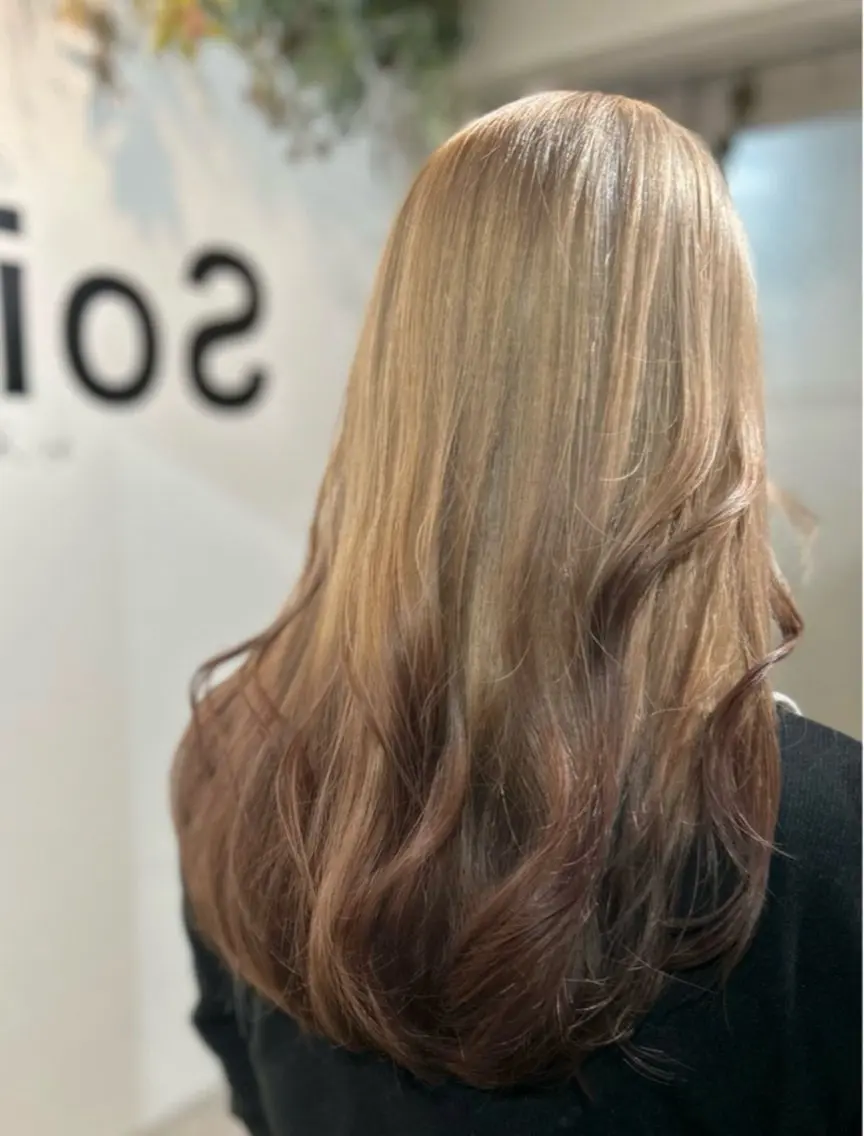 セミロング カラー ヘアアレンジ ヘアカラー トリートメント 李奈🌼レイヤー/ 透明感カラーブリーチのヘアスタイル