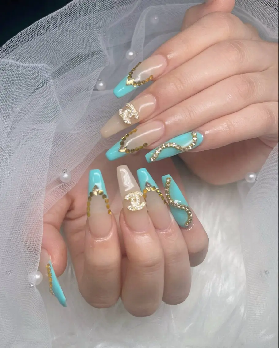 ネイル フレンチネイル ジェルネイル ガラスフレンチ ハロウィン ハート H.baby Nail Salonのネイルデザイン
