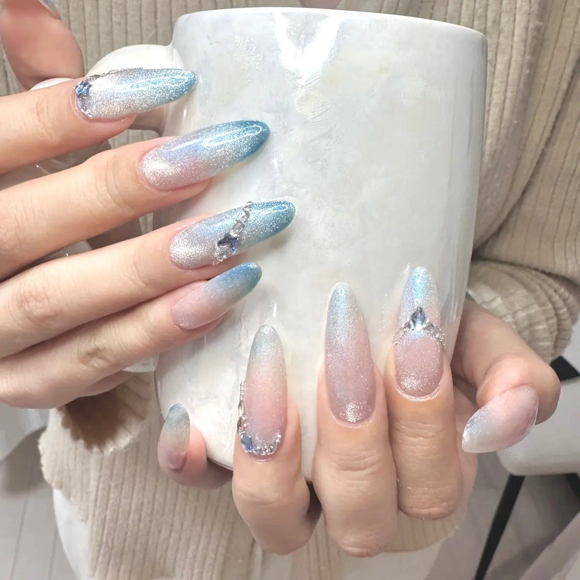 ネイル アートネイル オーロラネイル チークネイル フレンチネイル ガラスフレンチ 🎀YooLi Nail salonのネイルデザイン