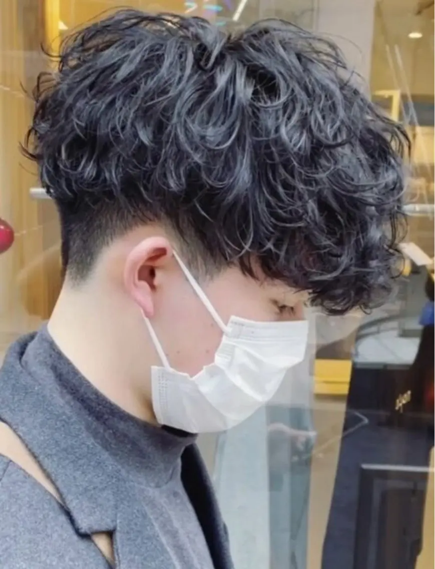パーマ メンズ パーマ 中谷海里/フェザー パーマ/スパイキーのヘアスタイル