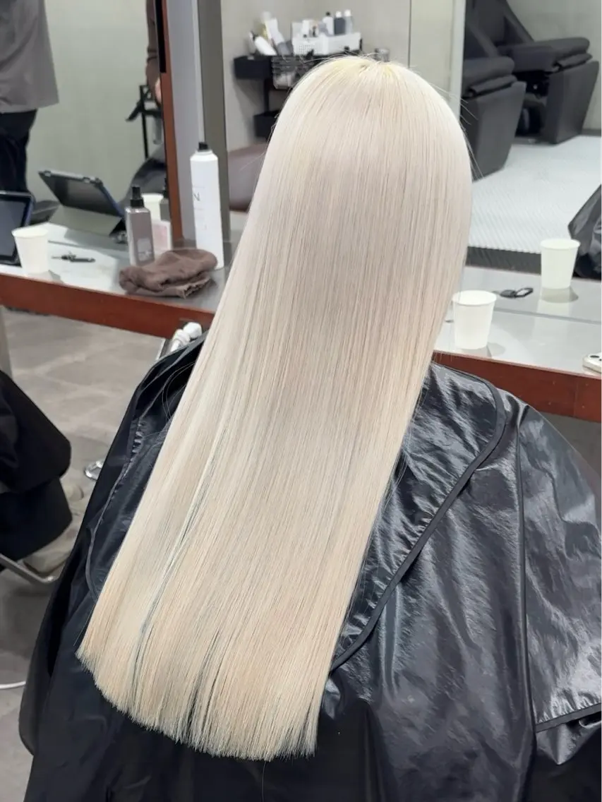 ロング カラー アッシュ ベージュカラー ブリーチ ケアブリーチ ダブルカラー カット ヘアカラー トリートメント ブリーチ ハイトーン 特化🌈フジタハルキのヘアスタイル