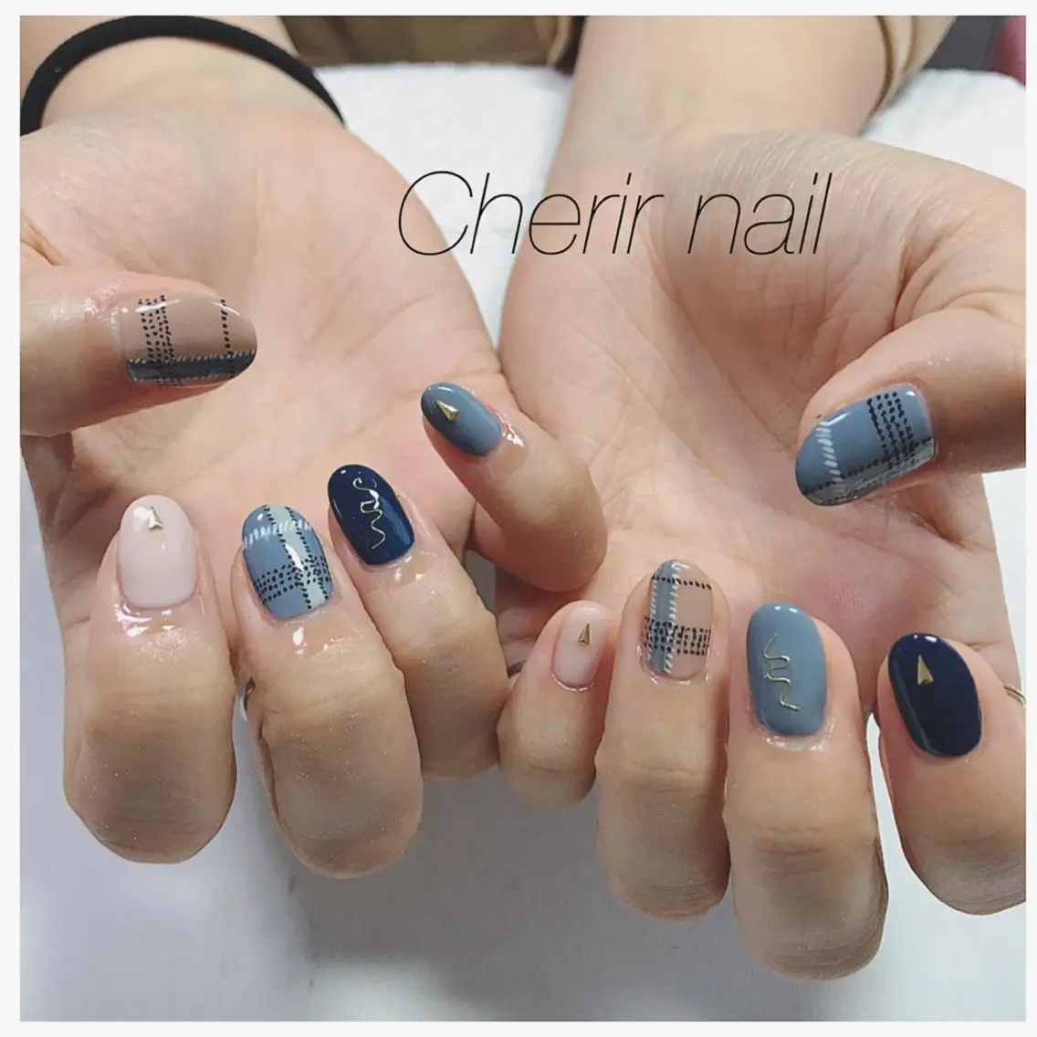 ネイル アートネイル ブルー カジュアル ネイビー シンプルネイル ハンドネイル Cherirnail kaoriのネイルデザイン