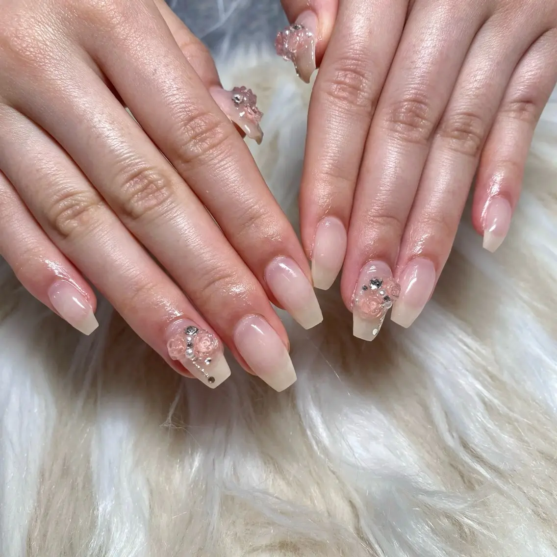 ネイル 長さ出し フットネイル フレンチネイル ジェルネイル グラデーション ハンドネイル Nail&eye Belire 新宿のネイルデザイン