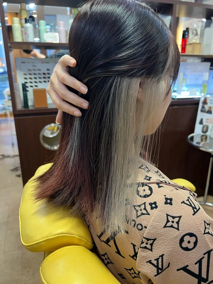 ミディアム カラー インナーカラー ヘアカラー トリートメント bh.maara デザイン／ハイトーンのヘアスタイル