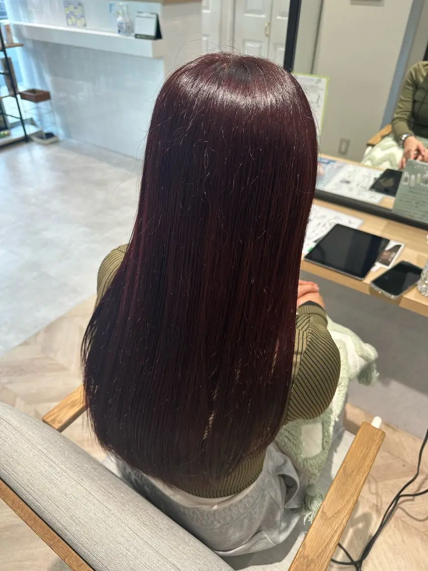 ロング カラー レッドカラー ヘアカラー 小澤 真帆のヘアスタイル