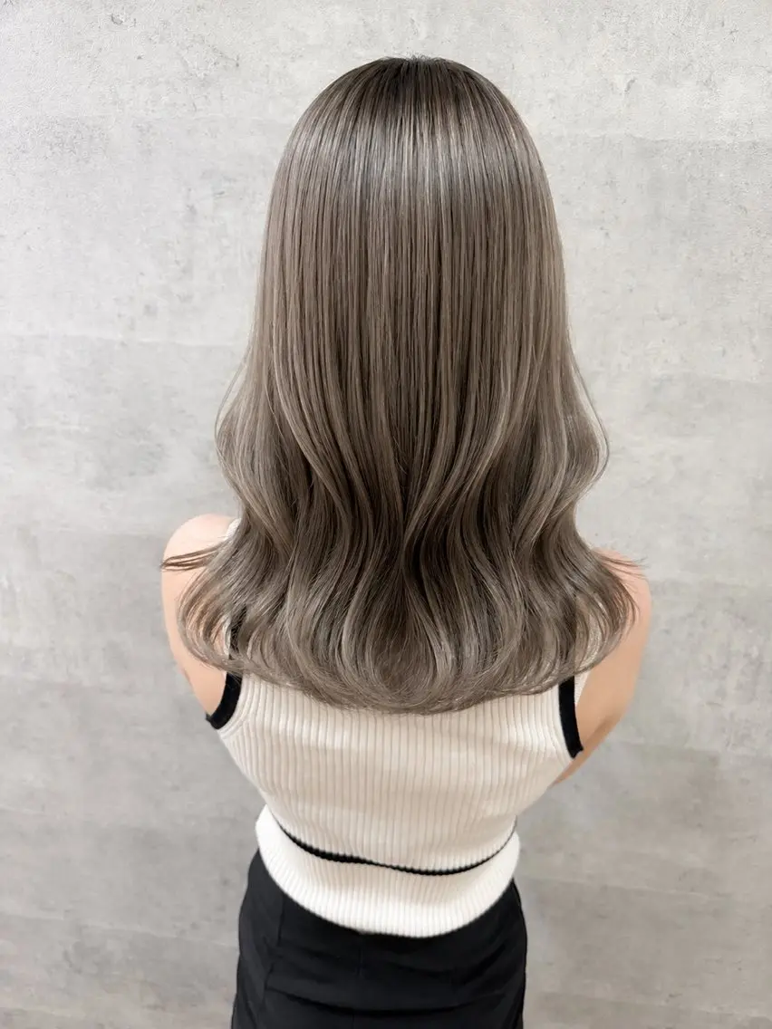 ミディアム カラー グレージュ シアーグレージュ ヘアカラー Grow by NYNY 打越裕樹のヘアスタイル